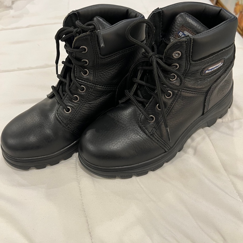 NEW W/out Box Women’s Steel Toe Black Skechers Relaxed Fit size 7.5